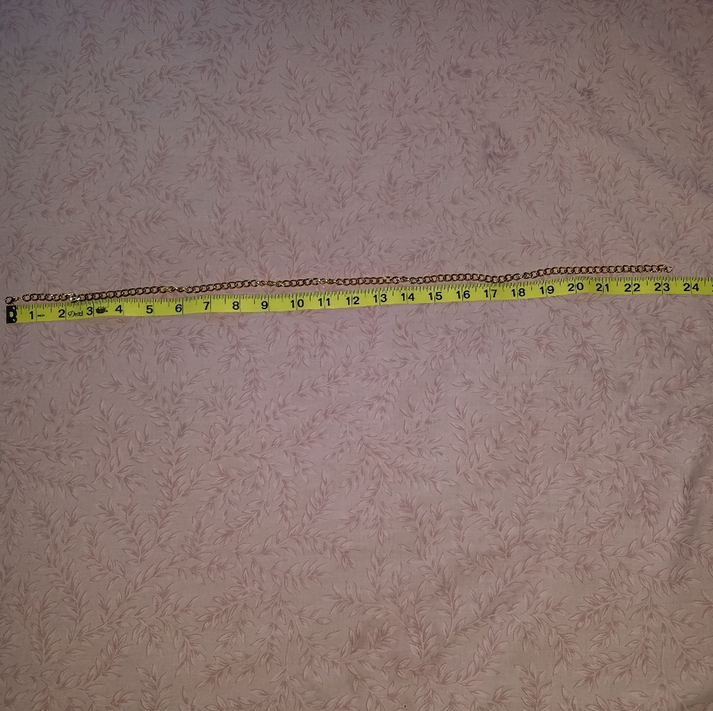 18 K GOLD PLATED CUBAN LINK NECKLACE NEW !!! - Picture 6 of 6